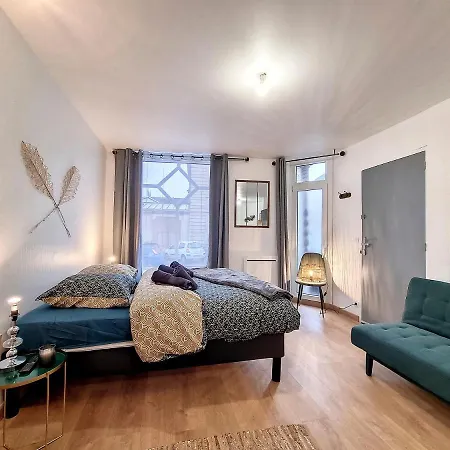Agathe Apartment