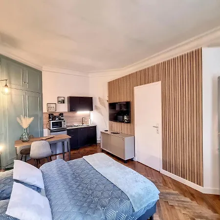 Agathe Apartment